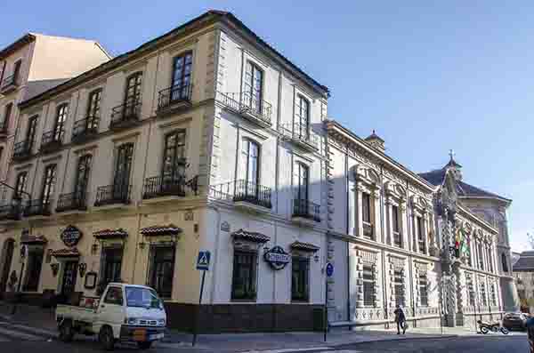 Granada 245 - palacio de Bibataubin.jpg